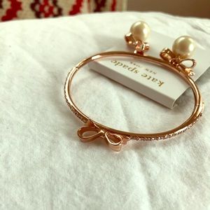 Bow bracelet